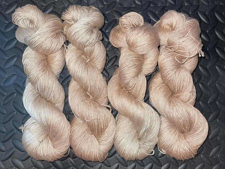 Camel & Silk 875yds Lace