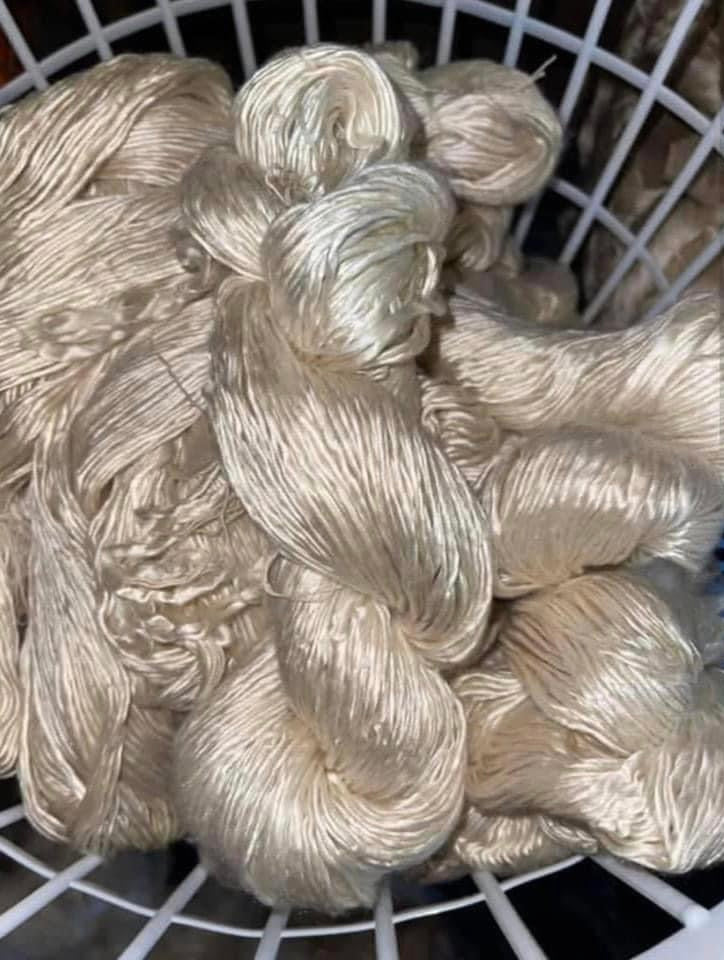 100% Mulberry SILK BUTTERY SOFT 220yds DK