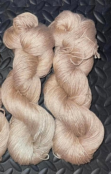 CAMEL and SILK 437yds sock