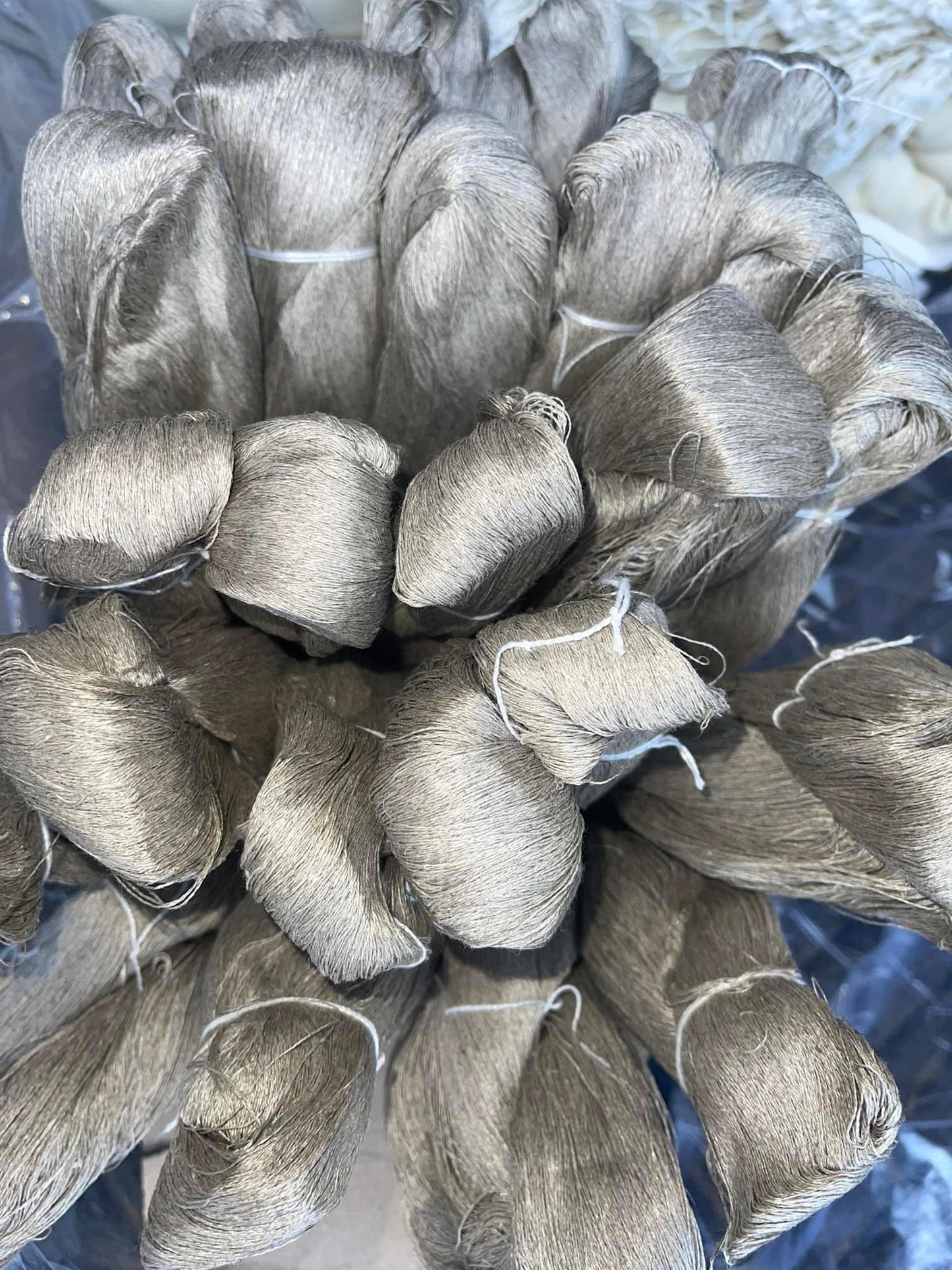 100% Linen 3,000yds 60/2