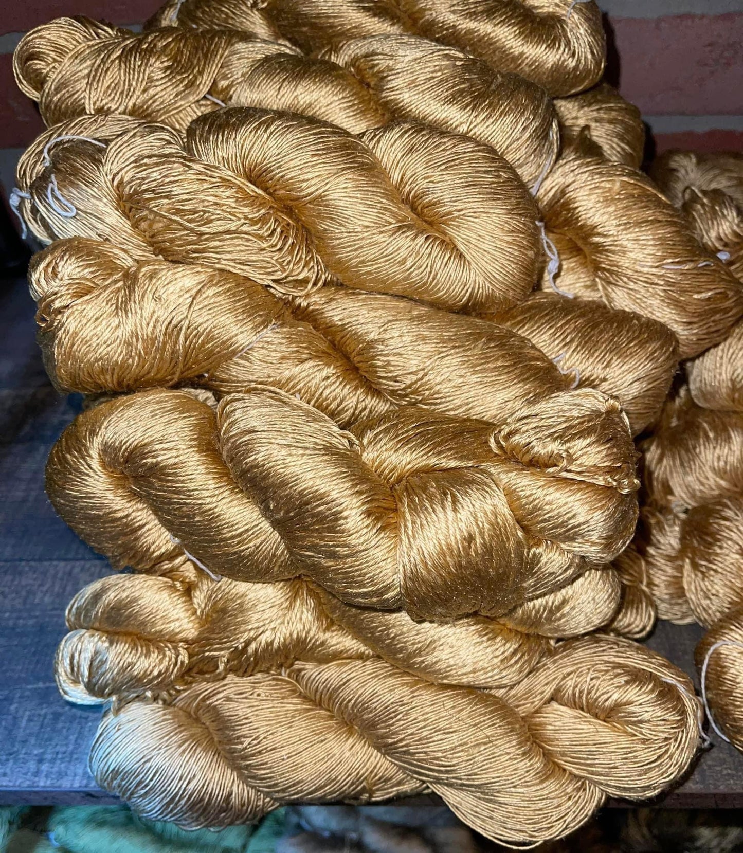100% MULBERRY GOLD REELED SILK 300yds Sport