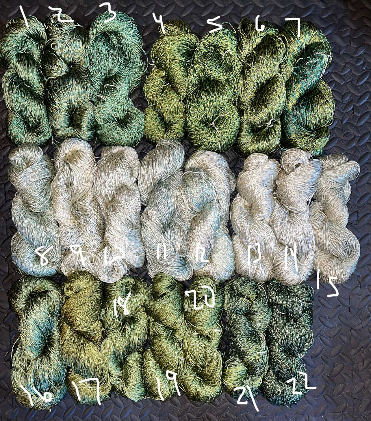 100% MULBERRY GREEN REELED SILK 300yds Sport