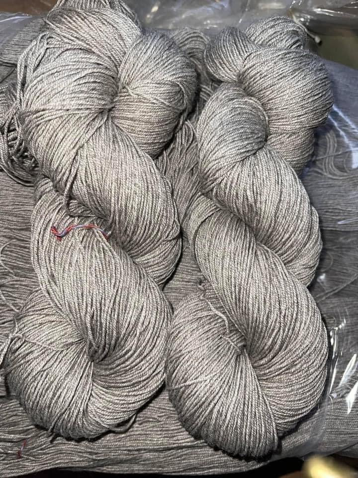 YAK superwash Merino NYLON 436yds SOCK