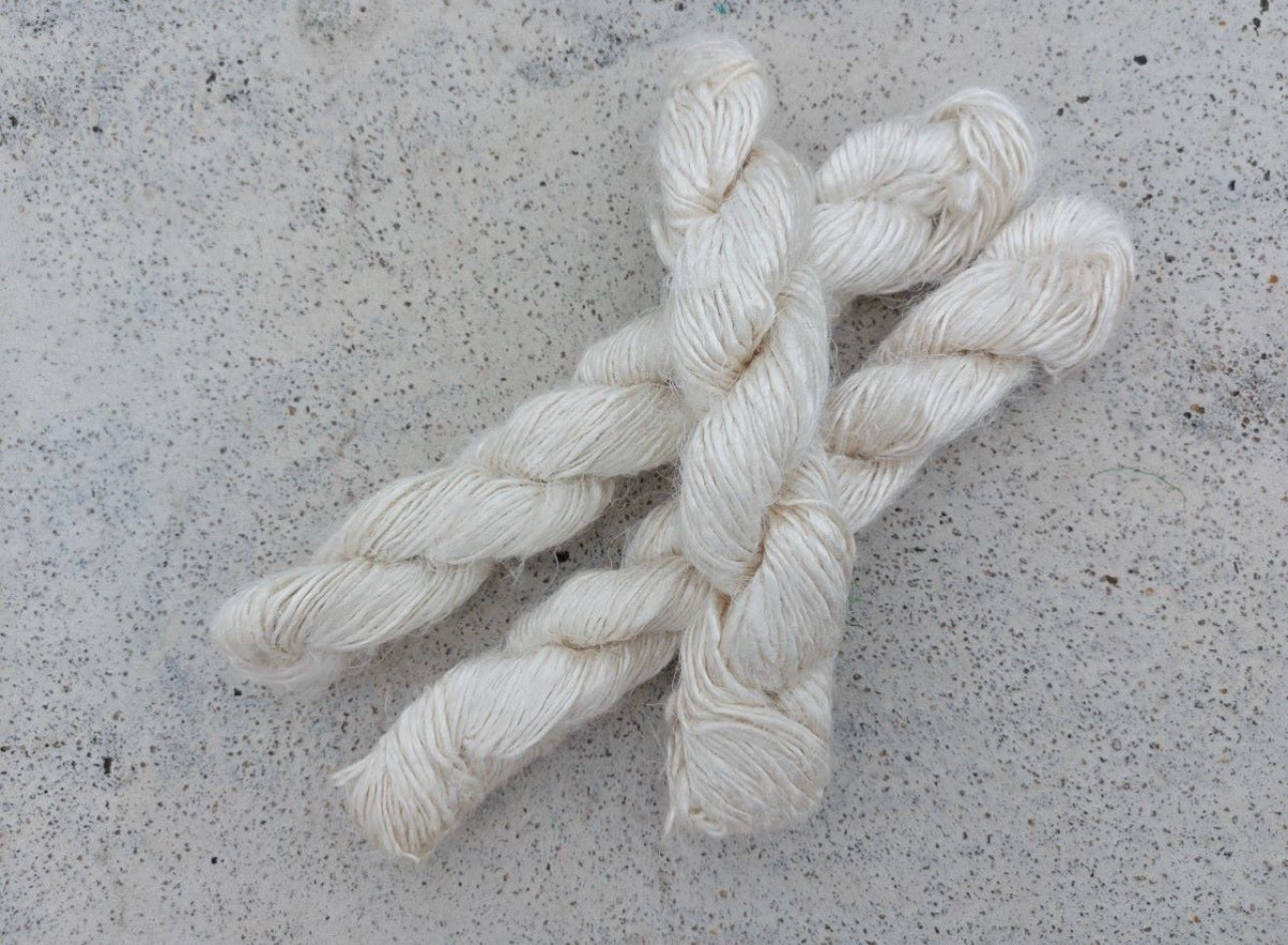 100% handspun banana 80yds Bulky