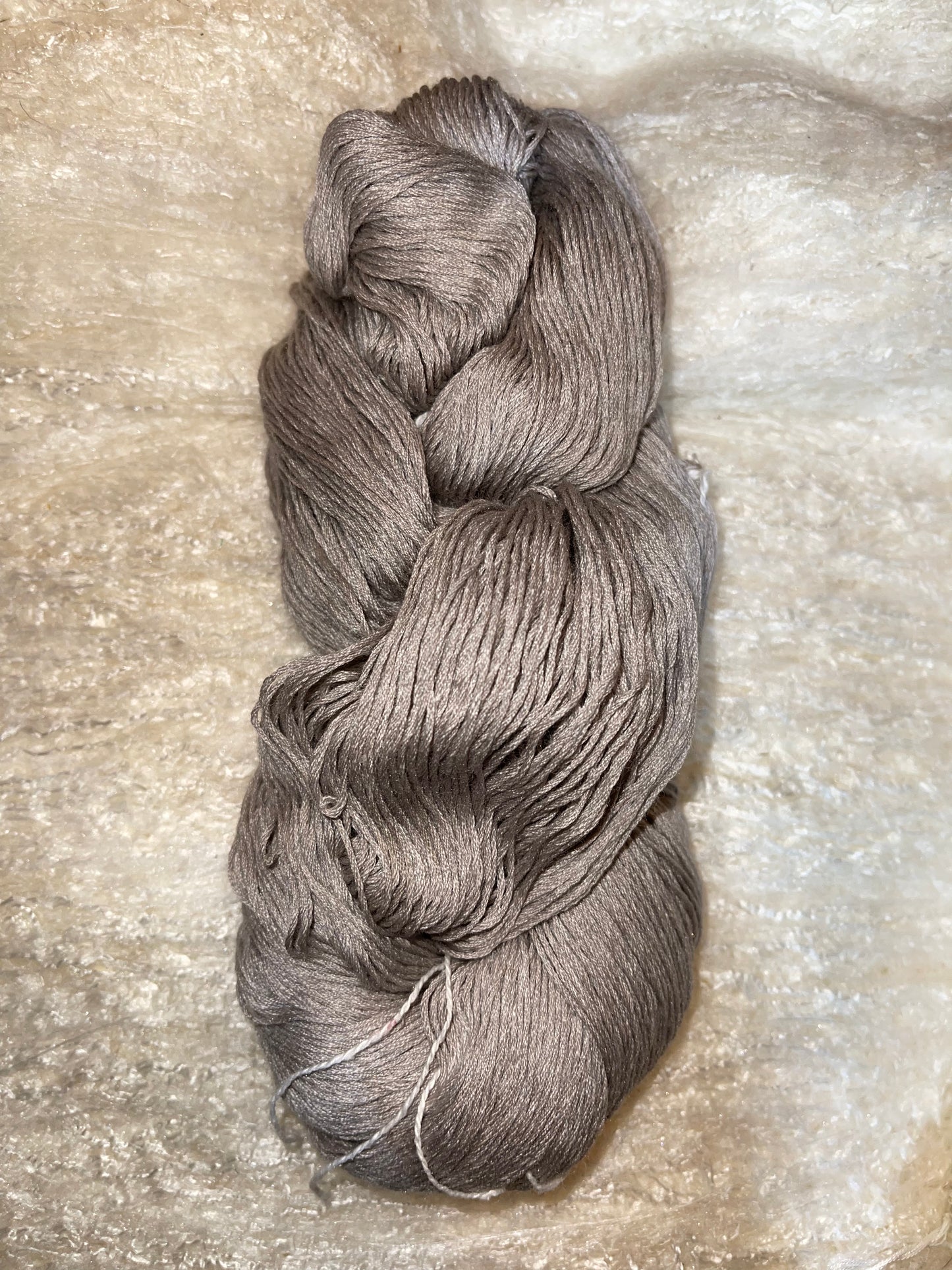 100% TUSSAH SILK 500yds FINGERING