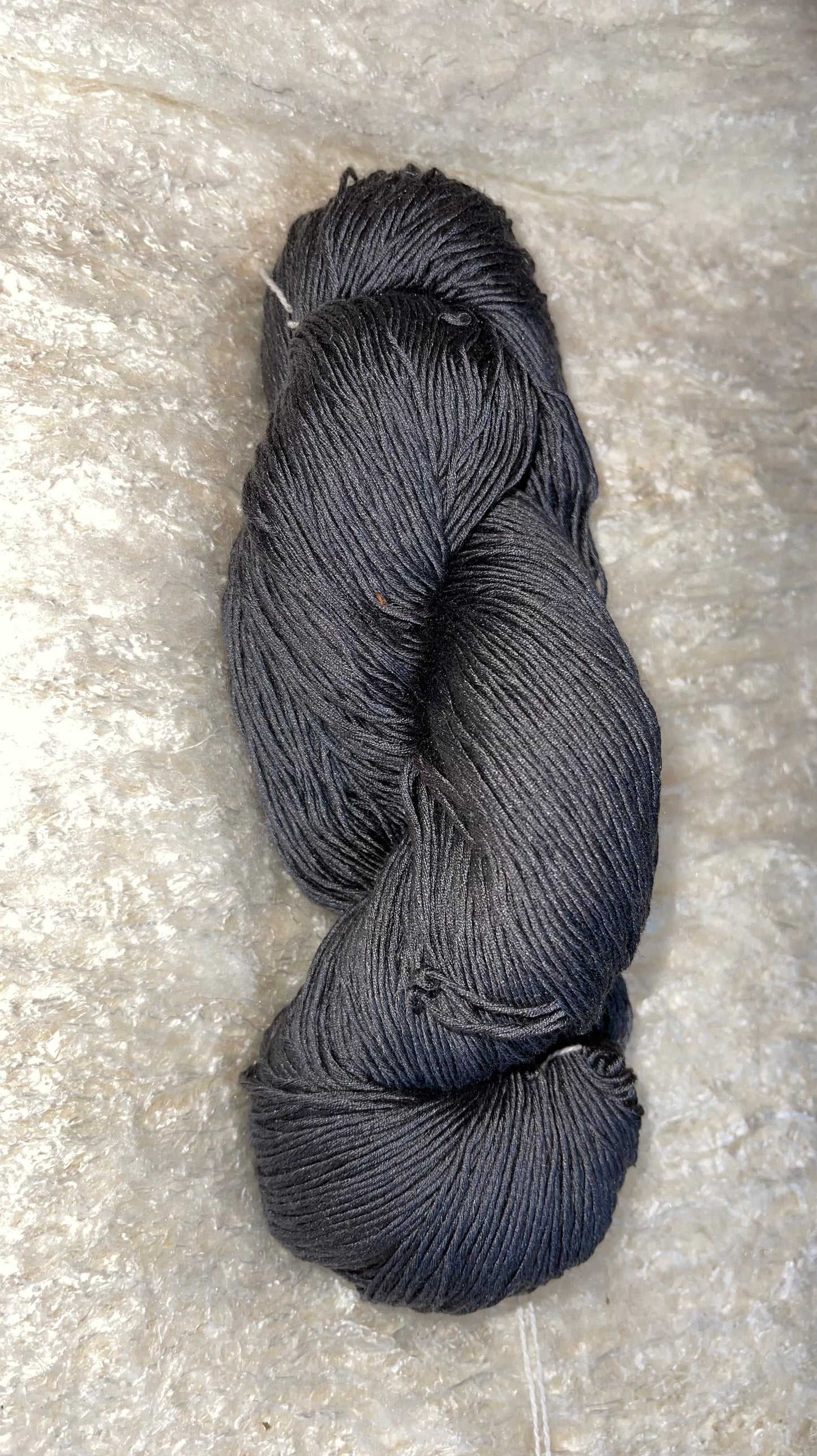 100% TUSSAH SILK 500yds FINGERING