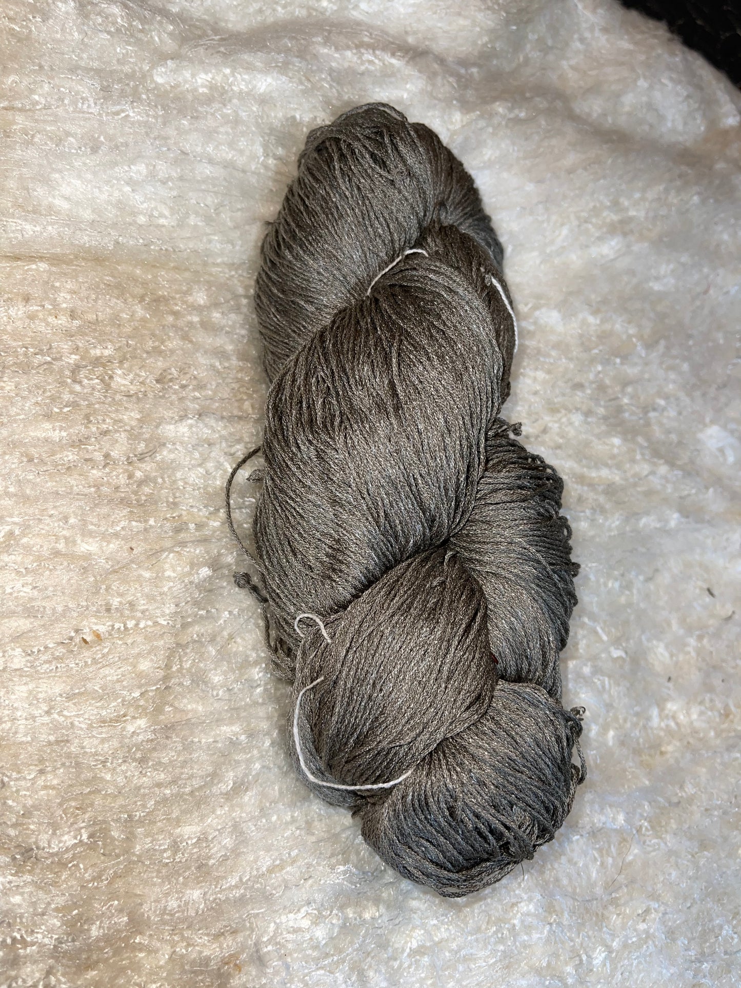 100% TUSSAH SILK 500yds FINGERING